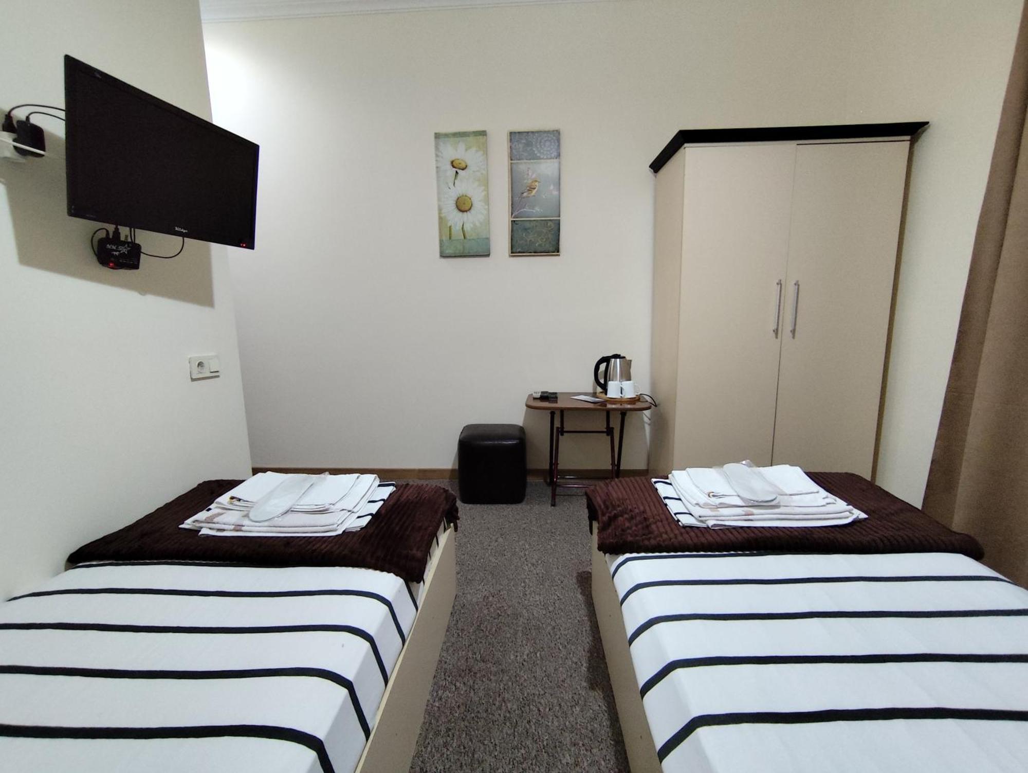 Chill Out Hotel Tskaltubo Ngoại thất bức ảnh