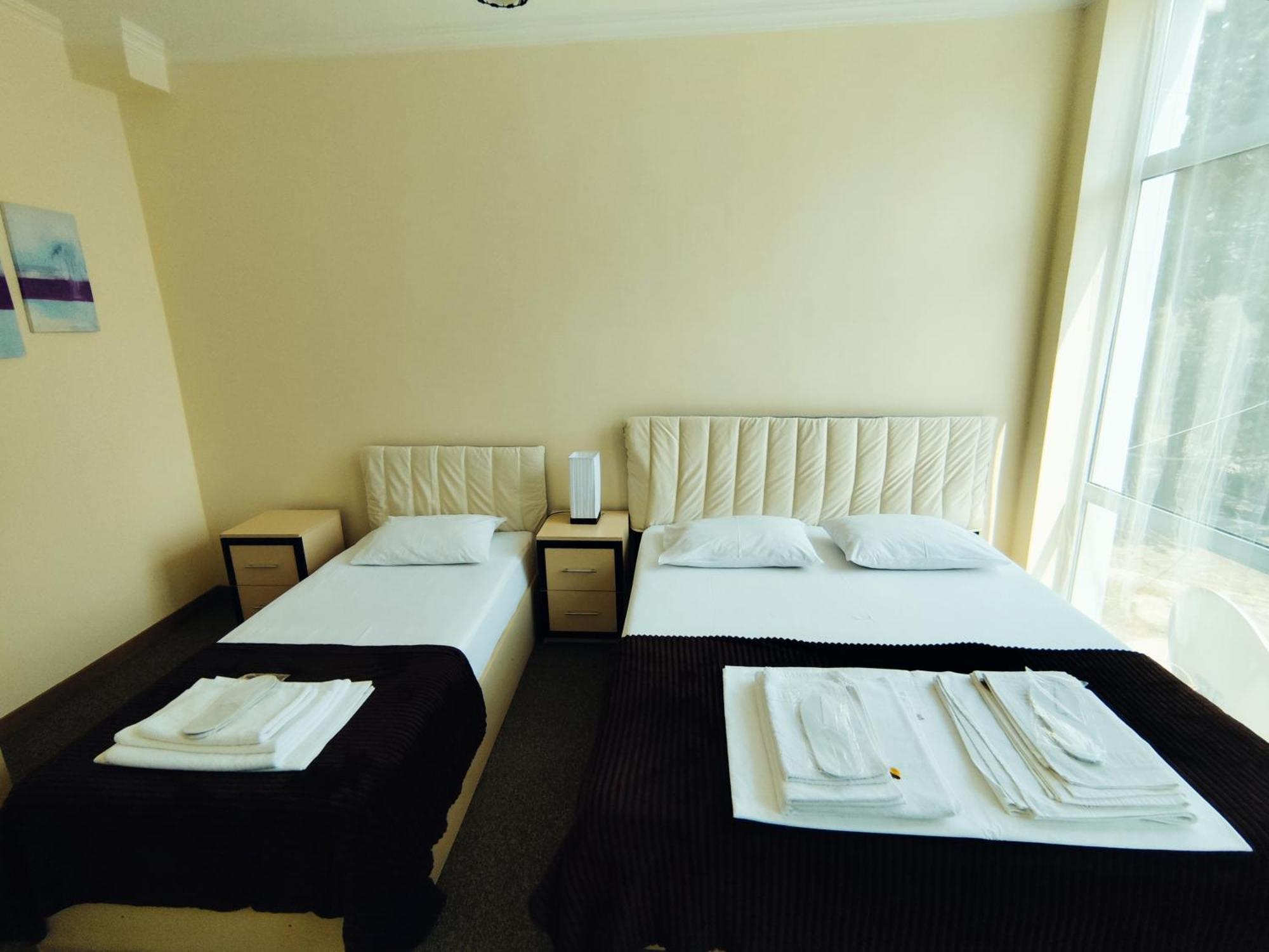 Chill Out Hotel Tskaltubo Ngoại thất bức ảnh
