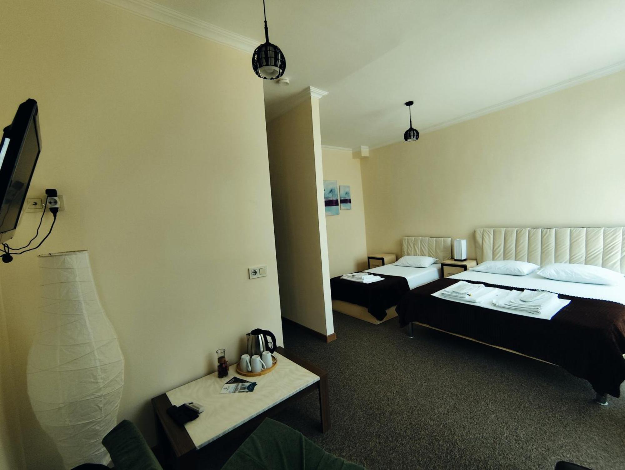 Chill Out Hotel Tskaltubo Ngoại thất bức ảnh