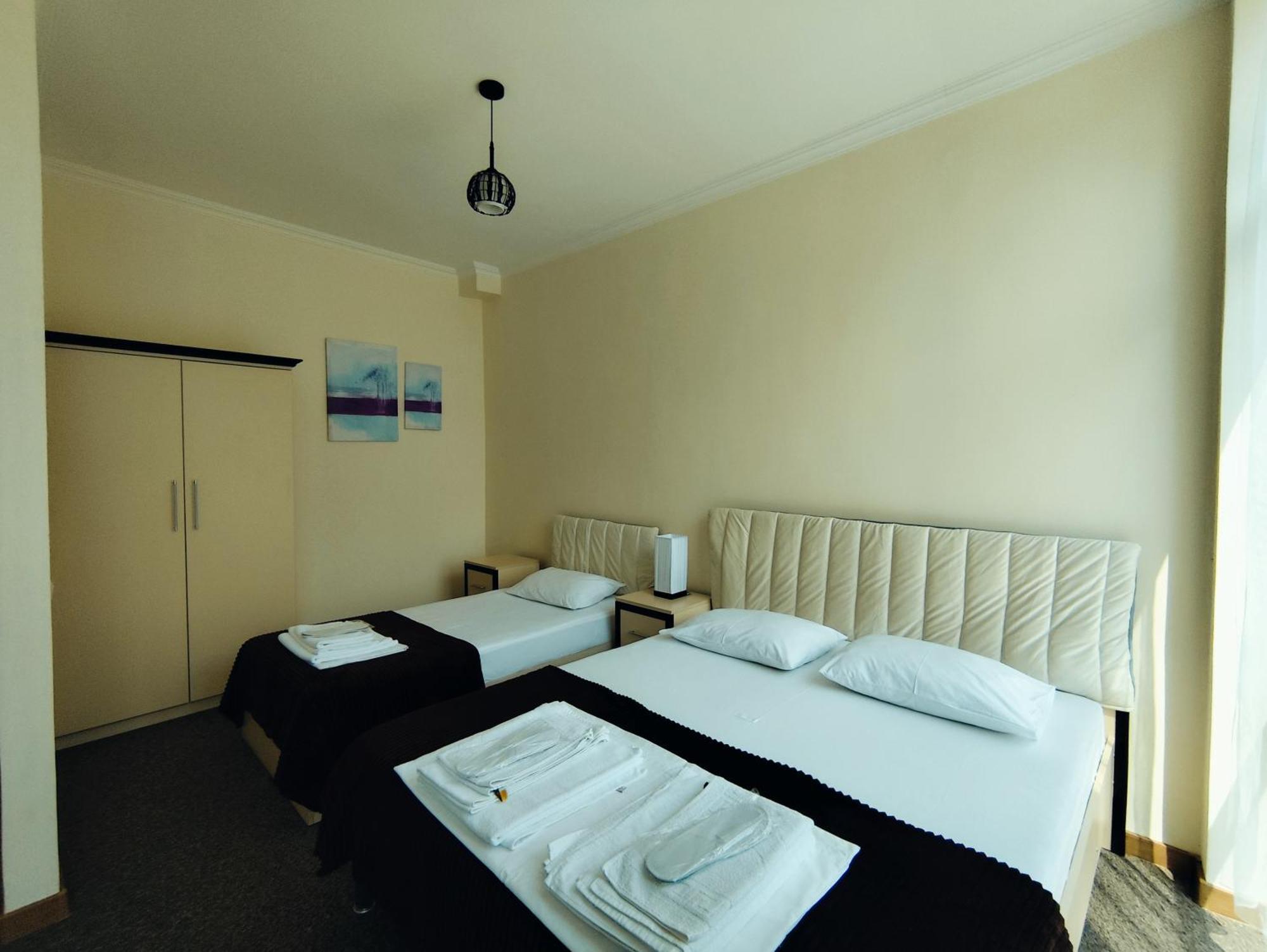 Chill Out Hotel Tskaltubo Ngoại thất bức ảnh