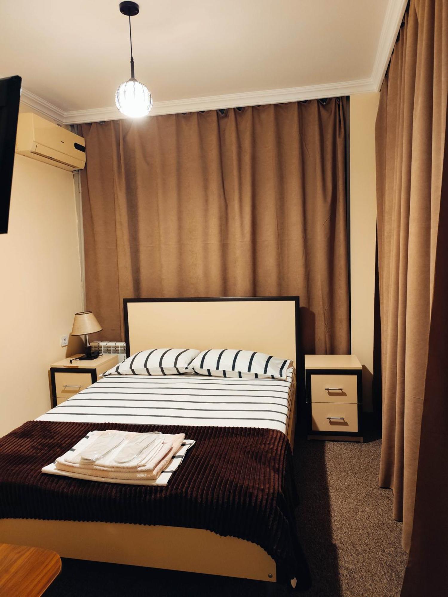 Chill Out Hotel Tskaltubo Ngoại thất bức ảnh