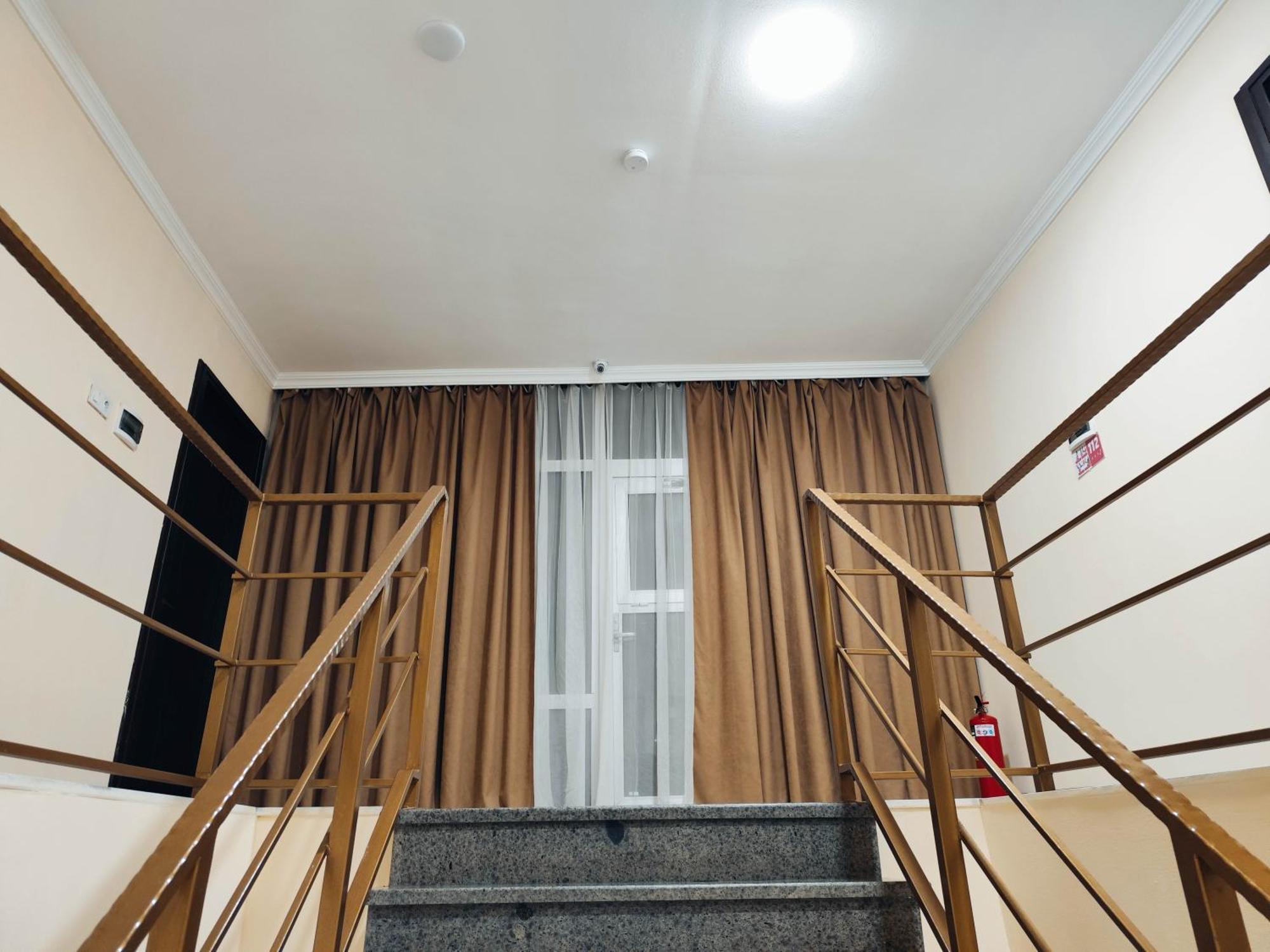 Chill Out Hotel Tskaltubo Ngoại thất bức ảnh