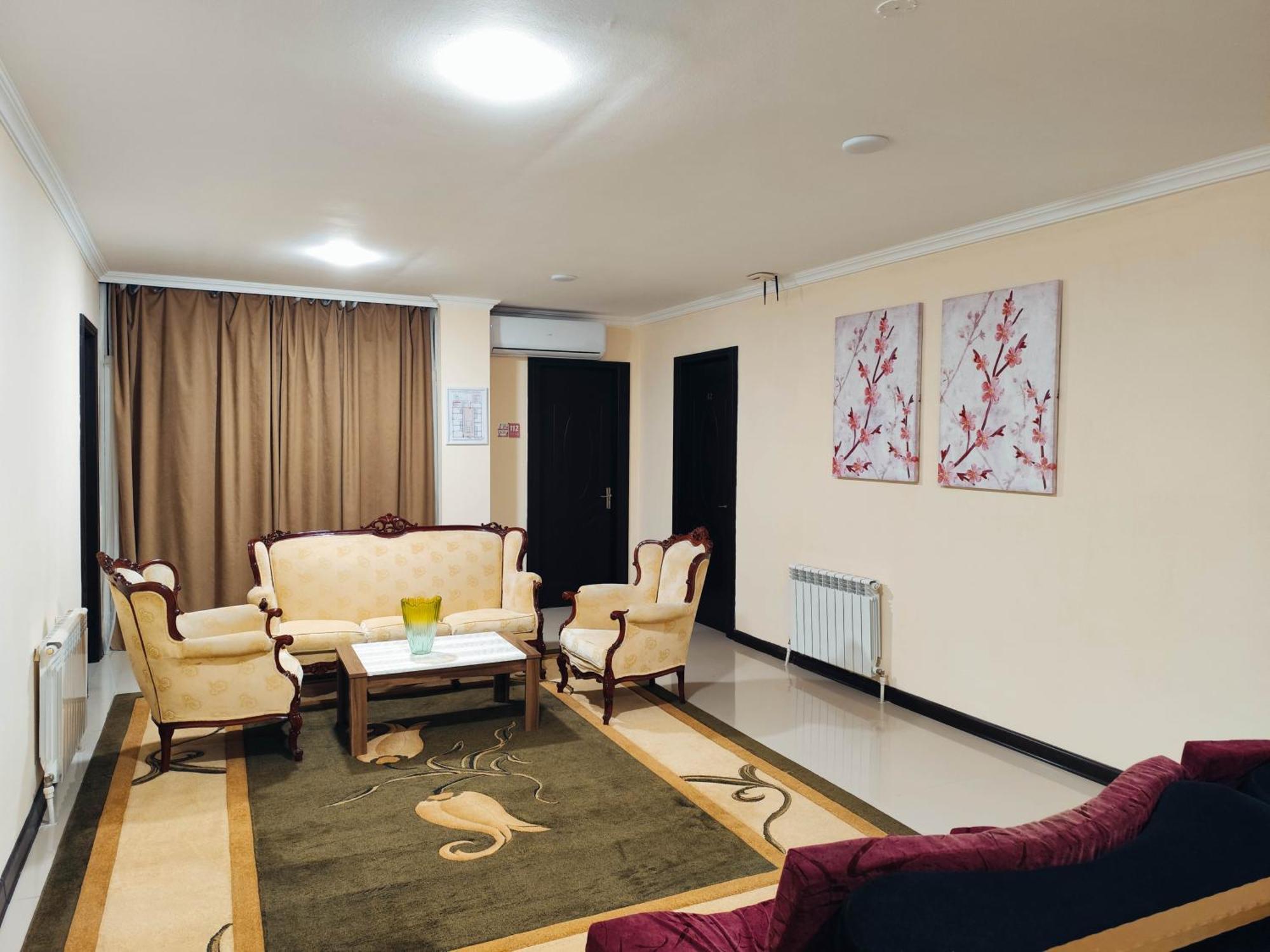 Chill Out Hotel Tskaltubo Ngoại thất bức ảnh